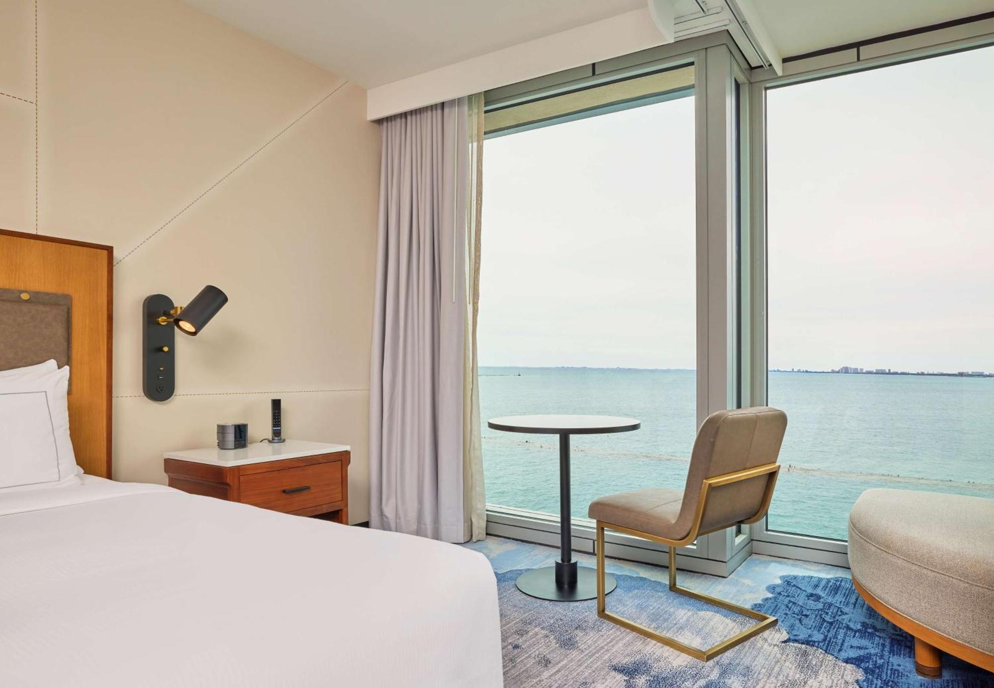 Отель Sable At Navy Pier Chicago, Curio Collection By Hilton Экстерьер фото